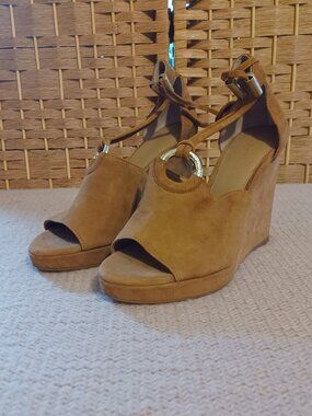 Brand New Calvin Klien, Size 6